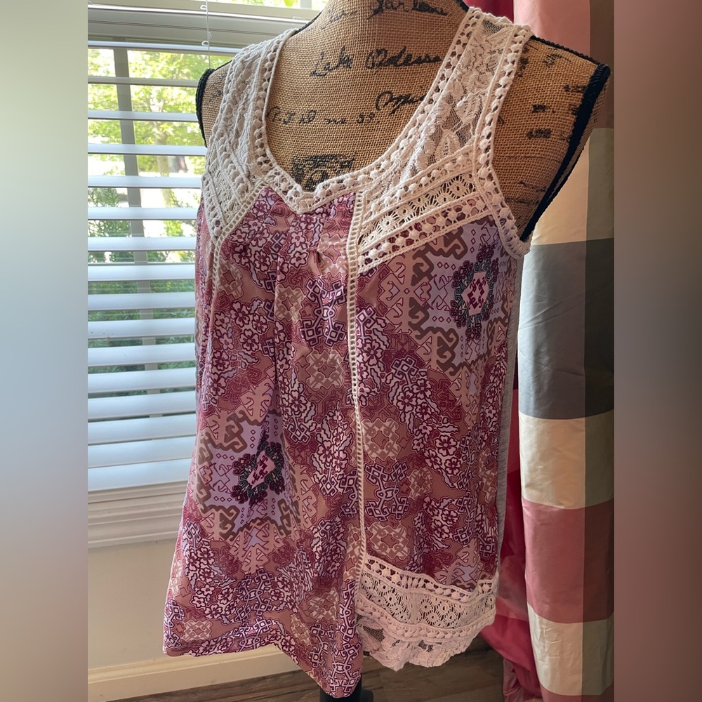 Altar’d State Medium Sleeveless Top